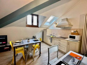 63 passi dal lago in centro by Revenue House